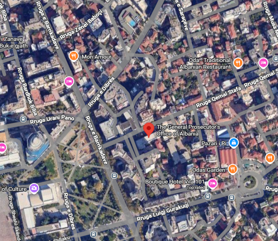 SI AFFITTASI 3 NEGOZI VICINO ALLA PROCURA