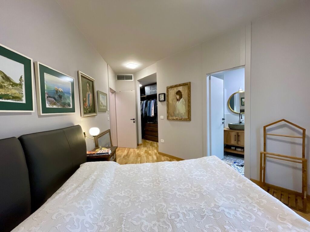 Jepet Qira Apartament 2+1+Post Parkimi në rezidencë private, Liqeni Thatë