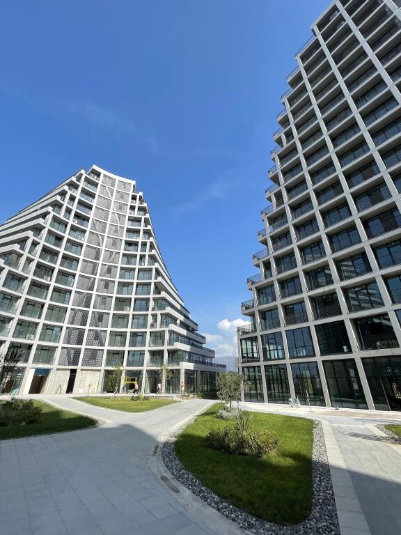 LAKE VIEW, ZYRE PER QIRA !