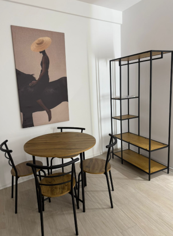 🏡 Garsoniere me Qira – Rruga 5 Maji (mbrapa Concord Center) 