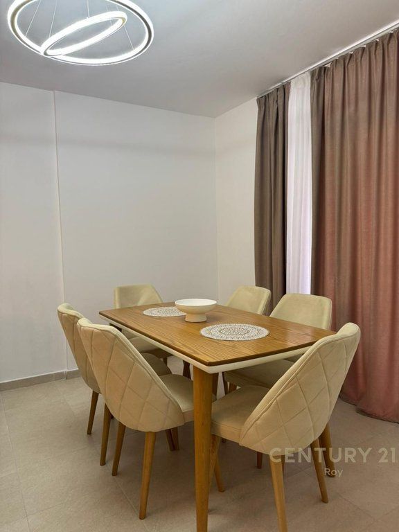 JEPET APARTAMENT ME QERA TEK VILA E ZOGUT !