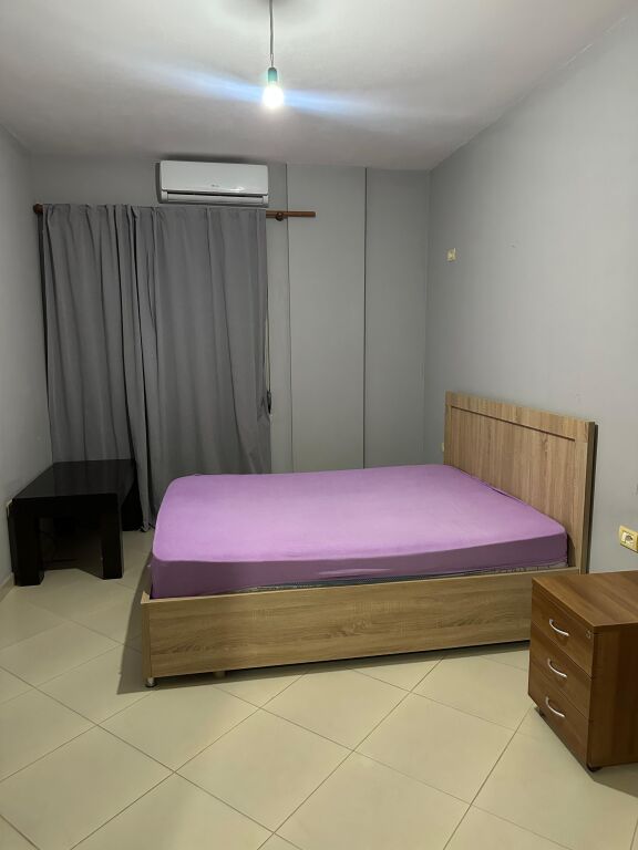 Jepet me qiraApartament 1+1 i mobiluar tek Kodra e Diellit