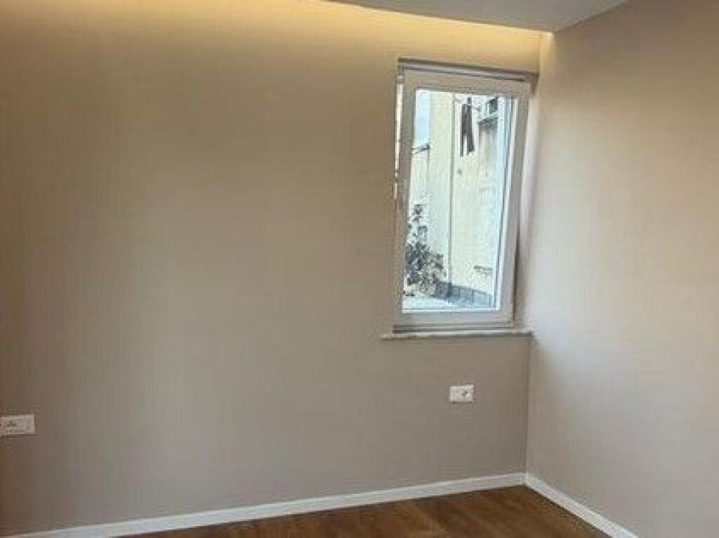 In vendita, Appartamento 1+1, Via Mine Peza, Tirana