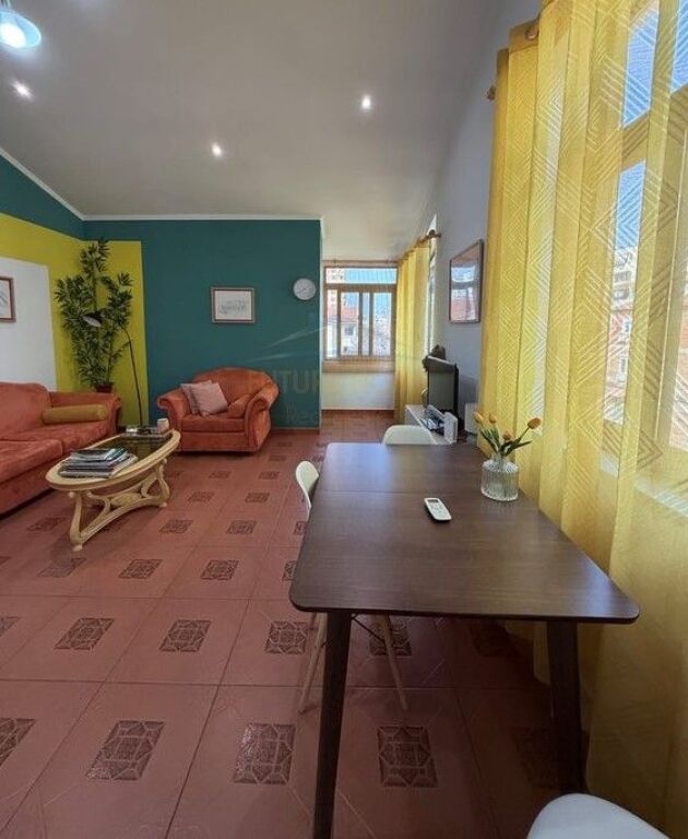 Shitet, Apartament 2+1, Bllok