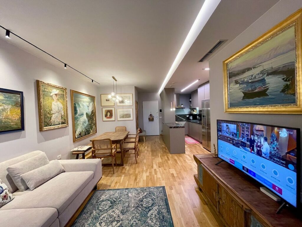 Jepet Qira Apartament 2+1+Post Parkimi në rezidencë private, Liqeni Thatë