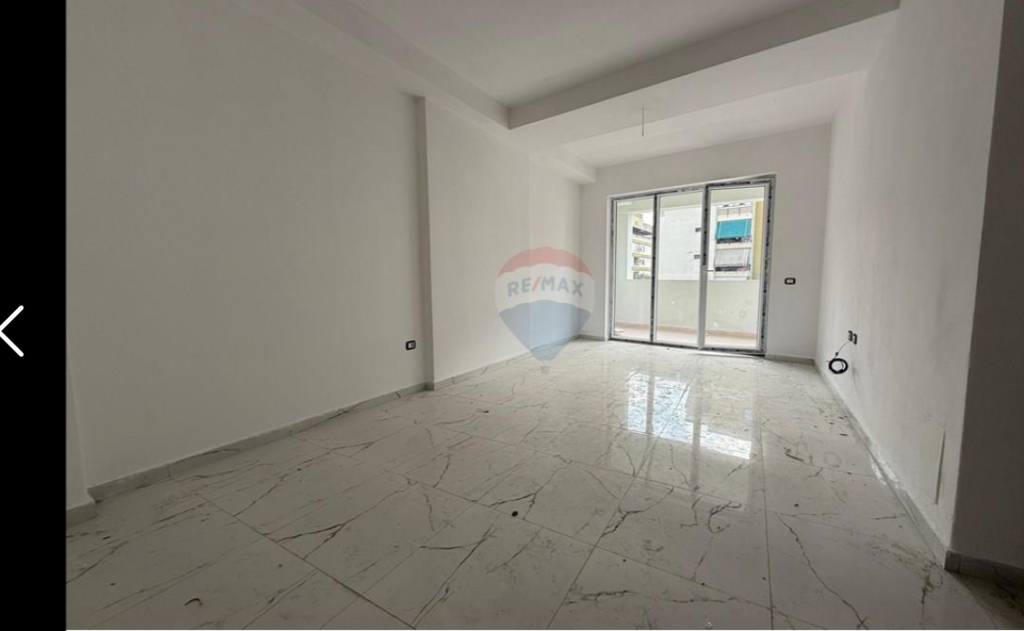 Apartament per shitje 2+1+2 tek Shkolla e Bashkuar