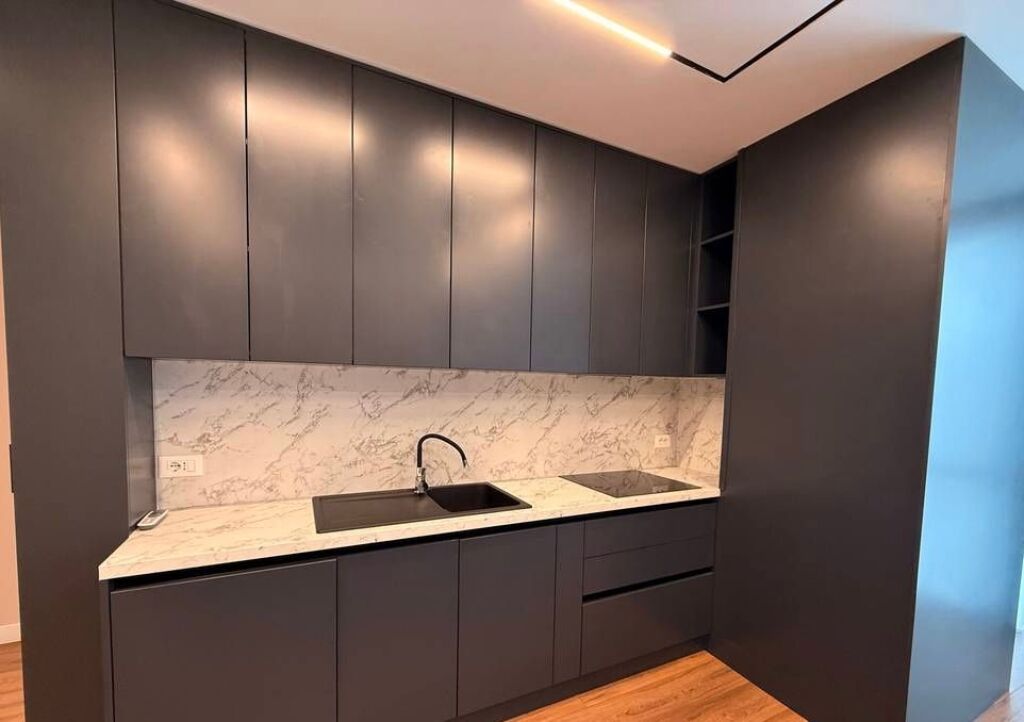 AFFITTASI APPARTAMENTO 3+1+2+POSTO AUTO, EX MERCATO ELETTRICO!