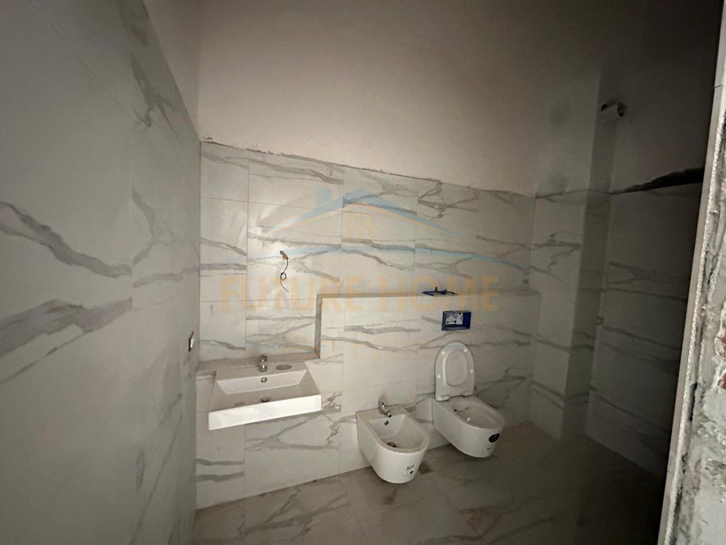 Shitet, Apartament 2+1+2, Sauk, Porta Tirana e Re, Tiranë..