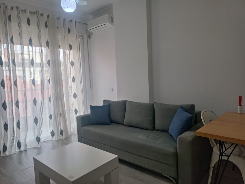 Apartament 1+1 me qera tek 5 Maj