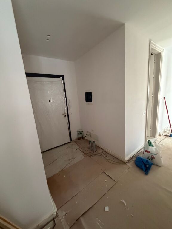 Locale per ufficio, vicino al Radison Lago Secco, 1600 euro, con posto auto