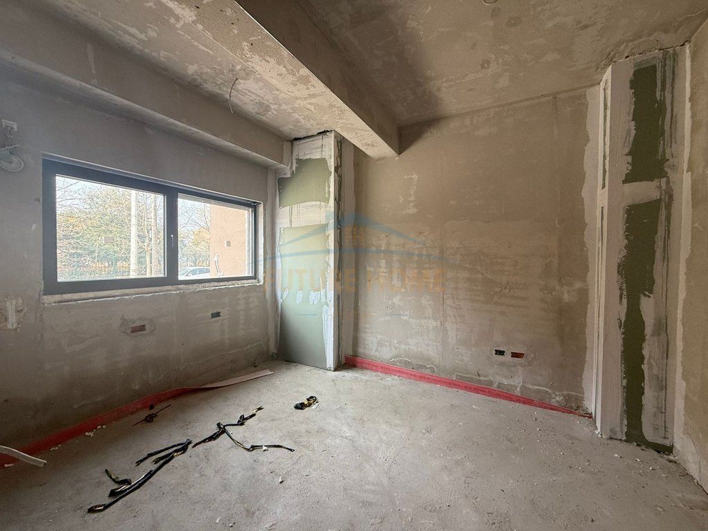 Shitet , Vile , Swan Lake Residence , Farke