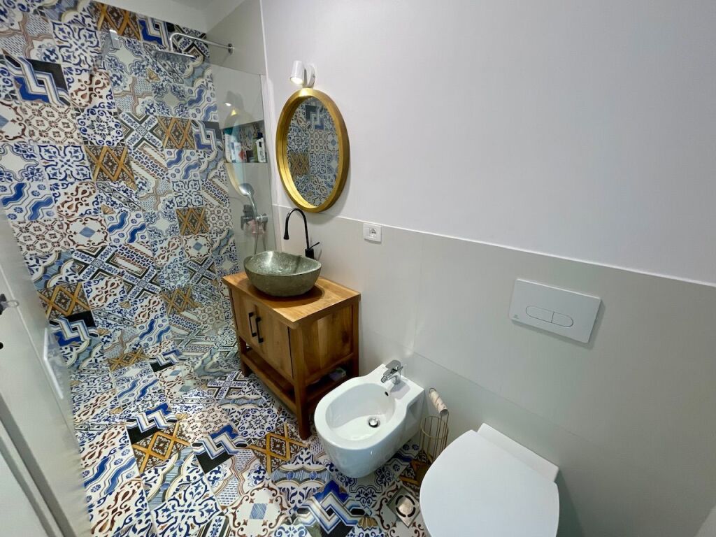 Jepet Qira Apartament 2+1+Post Parkimi në rezidencë private, Liqeni Thatë