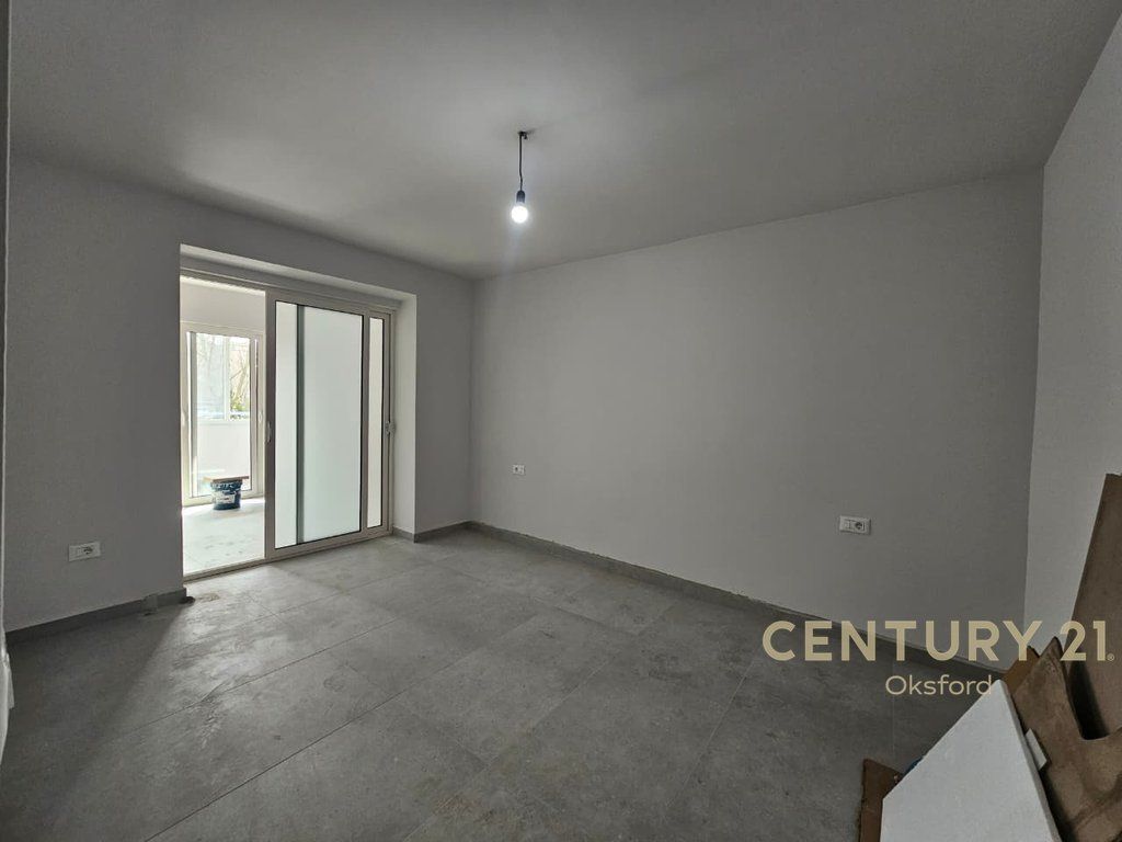 NJESI SHERBIMI ME QIRA TEK MATERNITETI I RI