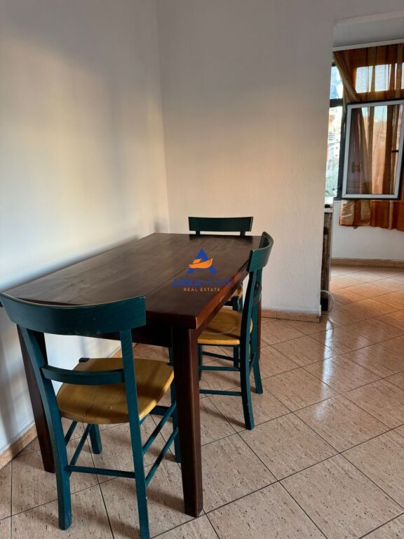 JEPET ME QERA KATI I PARE I NJE VILE " DON BOSKO " 40,000 LEKE