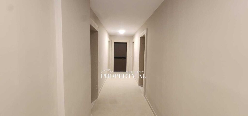 Modern Apartment for Sale – Regina Palm Resort, Radhimë