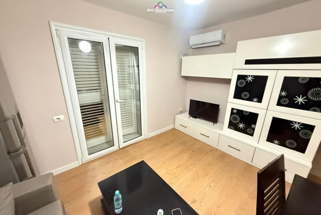 Apartament Me Qera 1+1 Tek Rruga e Barrikadave (ID B211430) Tirane
