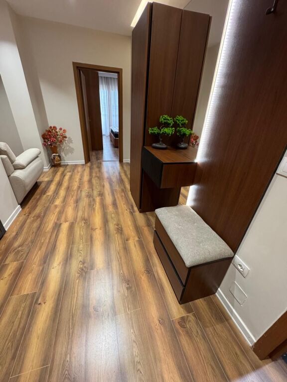 Jepet me qira 2+1+2 ZOGU I ZI 850€