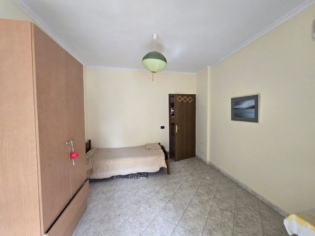 APARTAMENT 2+1 PER SHITJE TE KOMUNA E PARISIT (LULISHTJA)
