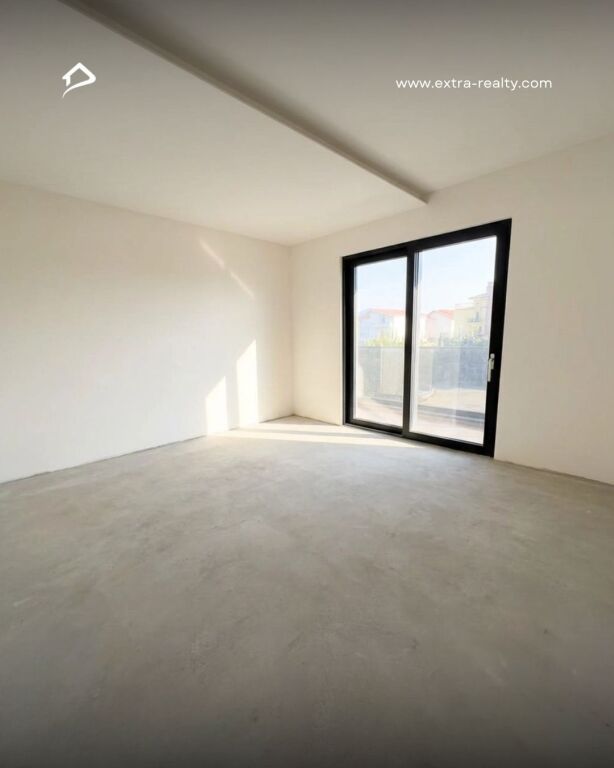 Shitet villa tek Habitat Residence