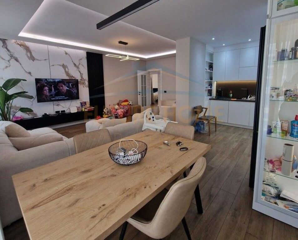 Rent apartment 3+1+2+3 PARKING SPACES, Aviation field Turdiu, Tirana