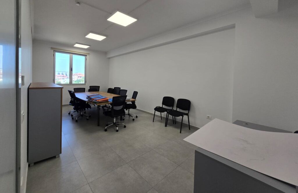 🏢 JEPET ME QIRA GODINË 4-KATËSHE – TEK Bulevardi Gjergj Fishta