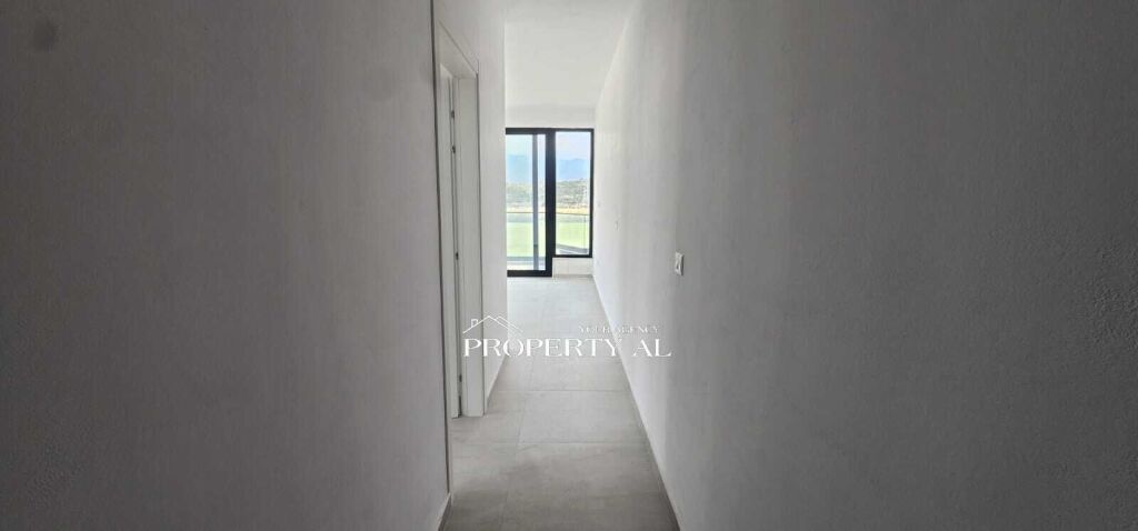 Modern Apartment for Sale – Regina Palm Resort, Radhimë