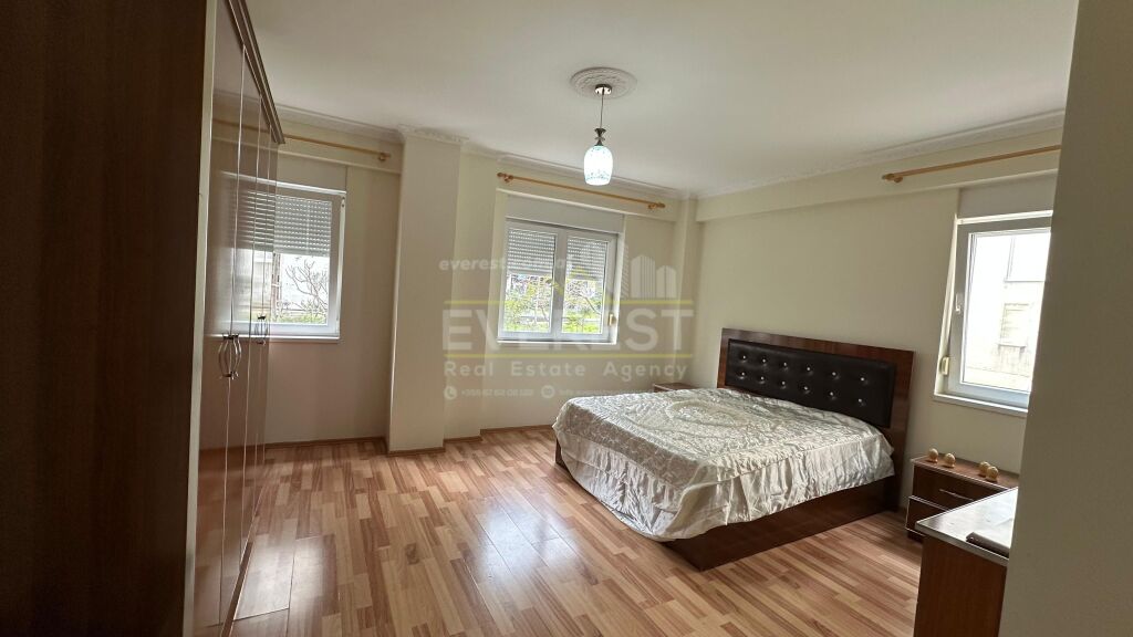 Tek Kompleksi Kontakt prabe 21-dhjetorit Shitet Apartament 1+1 me Hipoteke.