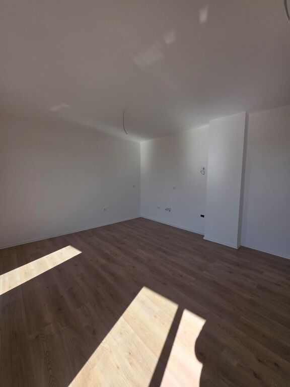 Paskuqan Rezidenca Albulena Shitet Apartament 1+1