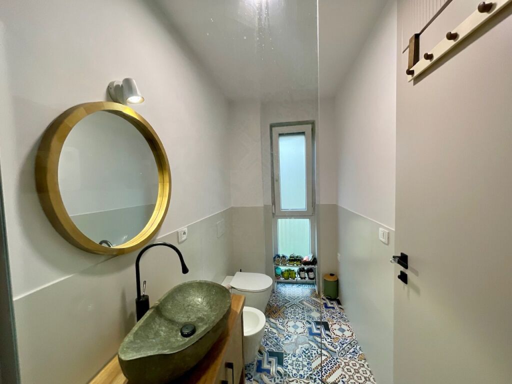 Jepet Qira Apartament 2+1+Post Parkimi në rezidencë private, Liqeni Thatë