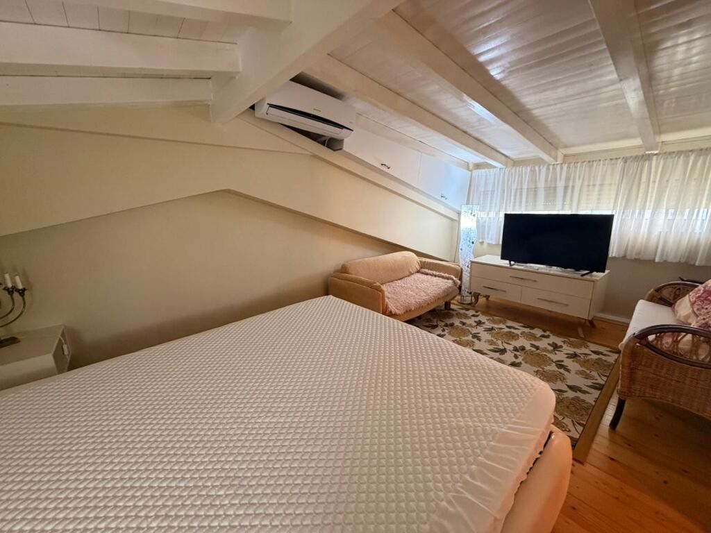 Duplex 3+1 – Vista sulla Piscina nel Monte Robi