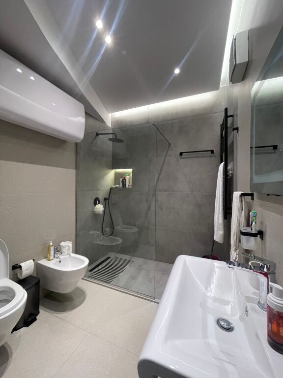 🏠 𝐈𝐍 𝐕𝐄𝐍𝐃𝐈𝐓𝐀 – 𝐀𝐩𝐚𝐫𝐭𝐚𝐦𝐞𝐧𝐭𝐨 3+1+3 | 𝐑𝐞𝐬𝐢𝐝𝐞𝐧𝐳𝐚 𝐊𝐨𝐝𝐫𝐚 𝐞 𝐃𝐢𝐞𝐥𝐥𝐢𝐭 2