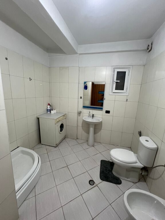 2+1 In Affitto, Astir, Bar Artisti