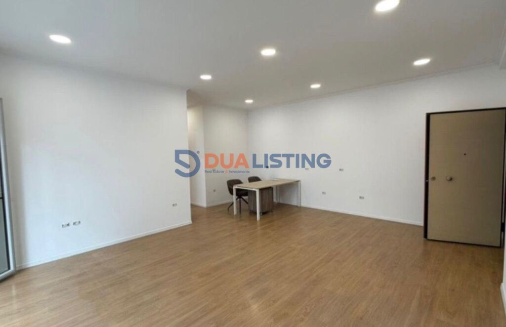 Jepet me qira apartament tek hotel Hilton, mundesi dhe per post parkimi !