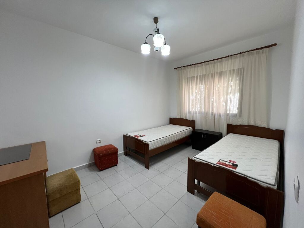 SHITET APARTAMENT 2+1 MYSLYM SHYRI – TEK GJYKATA E LARTE