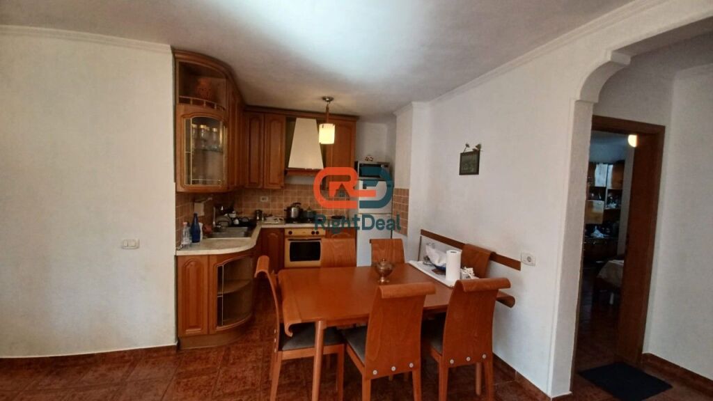 Tek Zogu I Zi, Shitet Apartament 2+1 Ideal Per Banim Ose Investim!!!