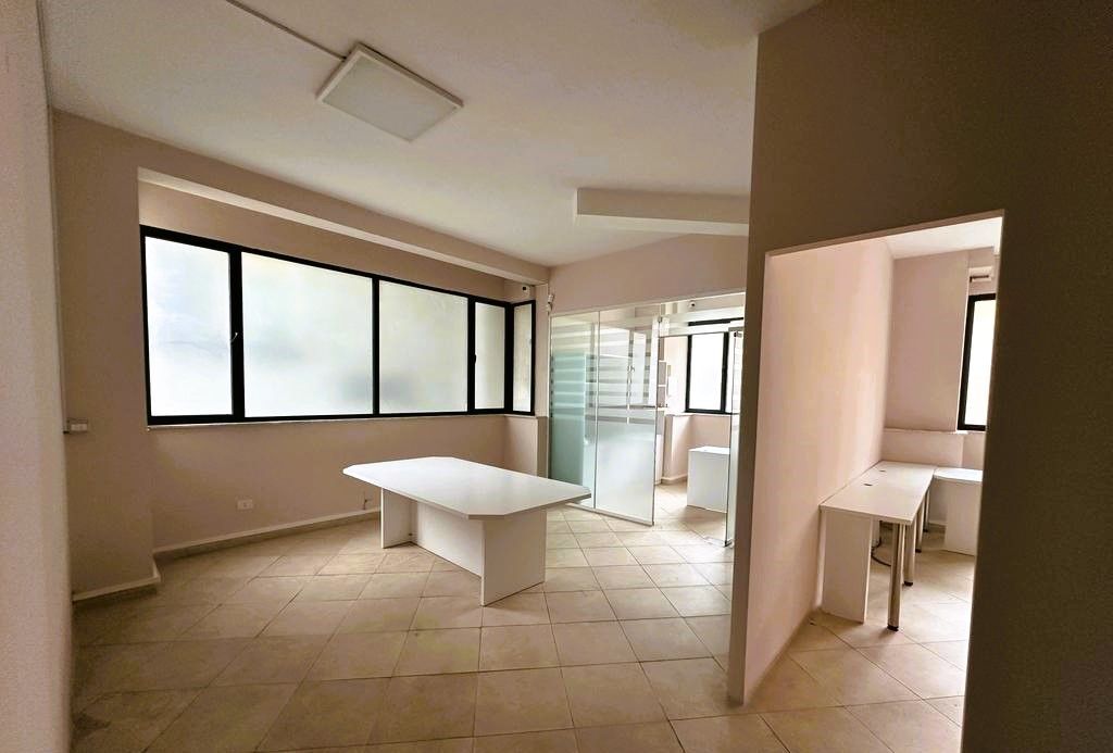 Jepet Zyrë Me Qira në 21 Dhjetori