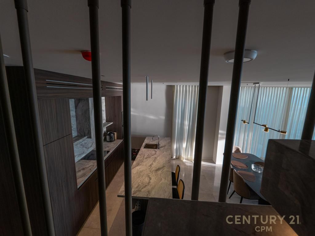 SHITET NJË NGA VILAT MË TË BUKURA NË GREEN COAST, PALASË 3,500,000 €