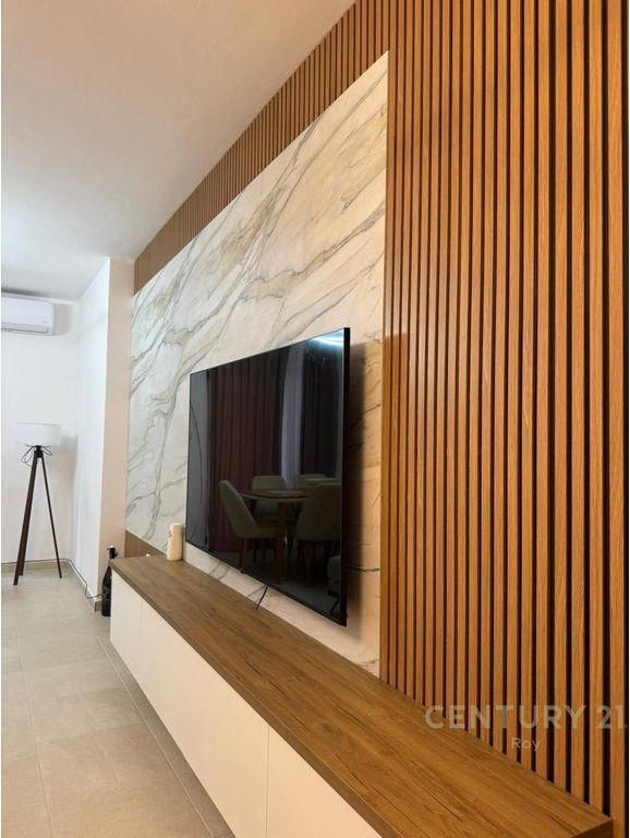 JEPET APARTAMENT ME QERA TEK VILA E ZOGUT !