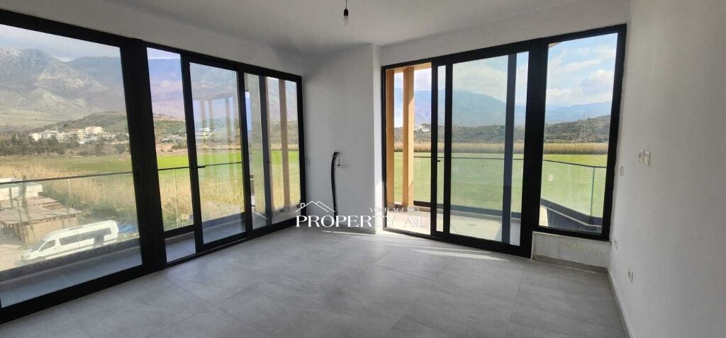 Modern Apartment for Sale – Regina Palm Resort, Radhimë