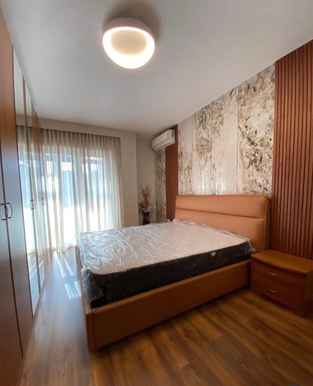 Jepet me qera 2+1 mobiluar te Mine Peza 880 eu