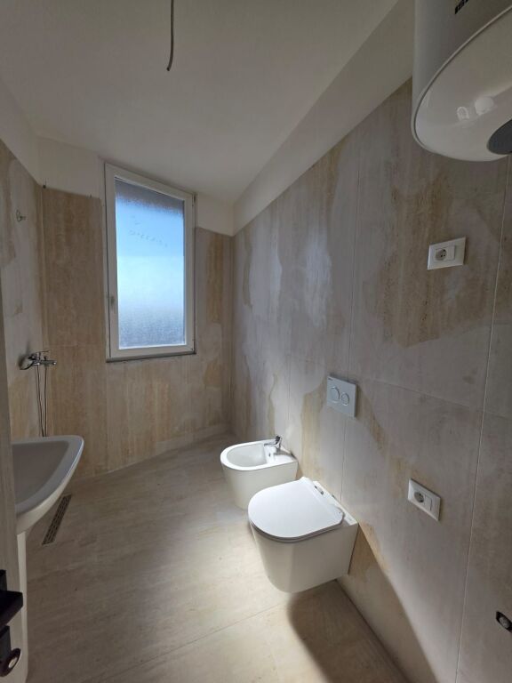 Paskuqan Rezidenca Albulena Shitet Apartament 1+1