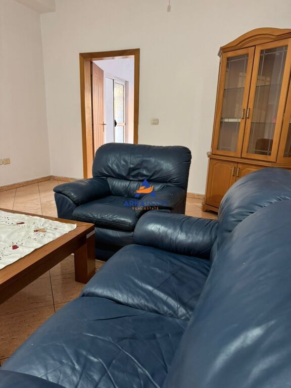 JEPET ME QERA KATI I PARE I NJE VILE " DON BOSKO " 40,000 LEKE