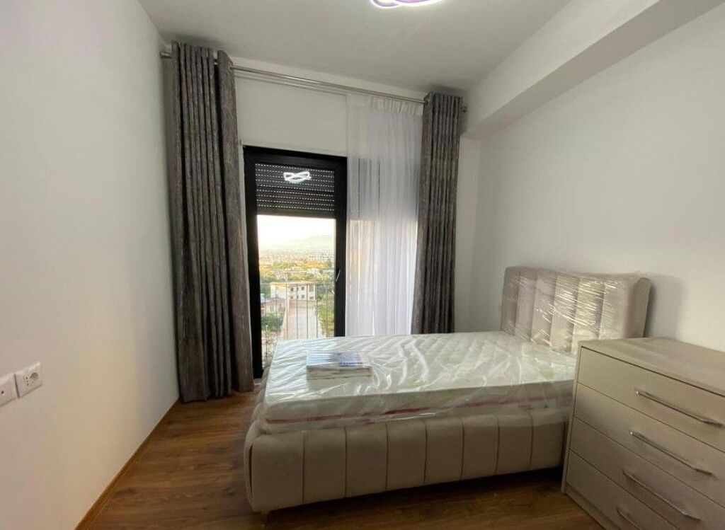 PRESSO KODRA E DIELLIT 2 AFFITTIAMO APPARTAMENTO 2+1 CON POSTO AUTO