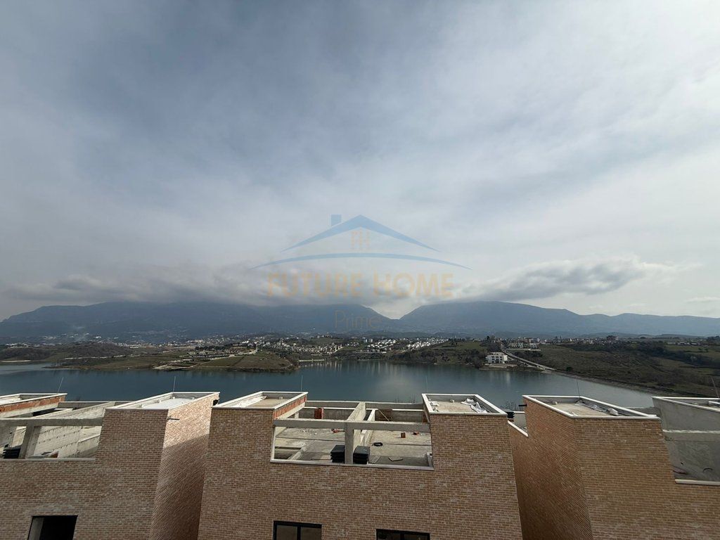 Shitet , Vile , Swan Lake Residence , Farke