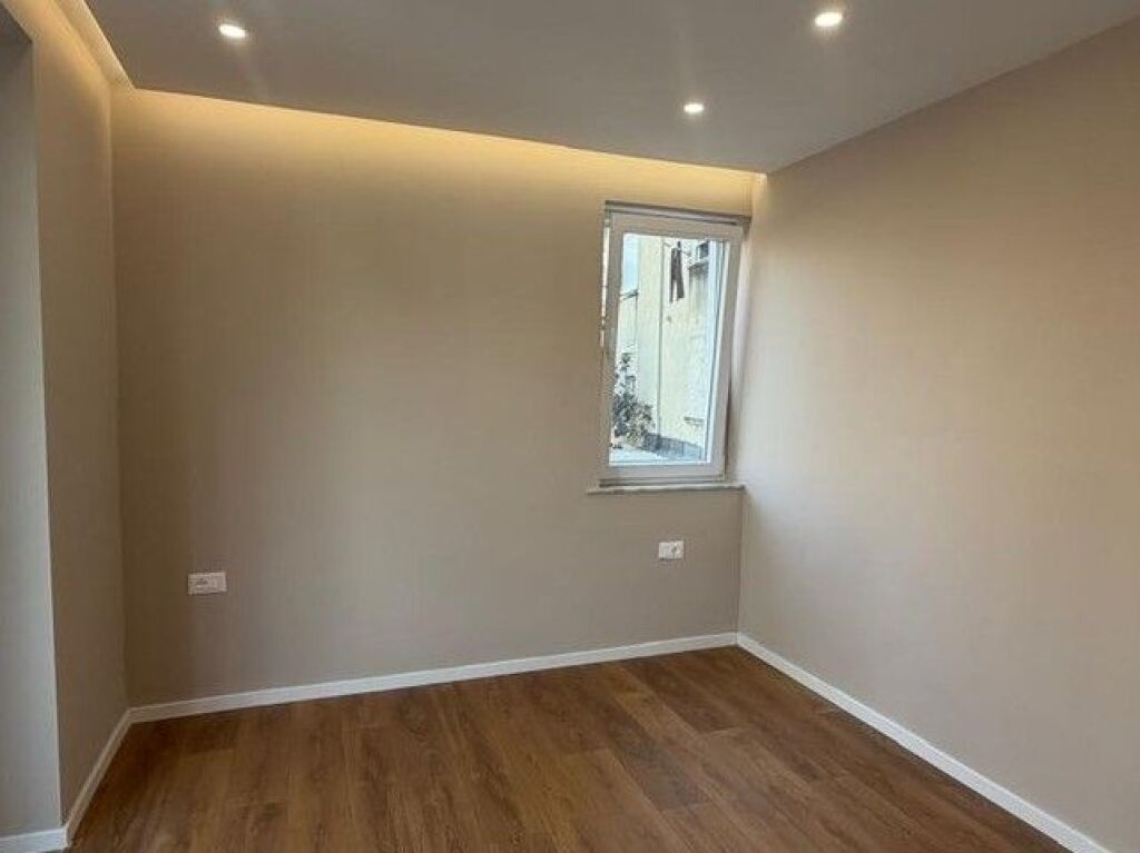 Shitet, Apartament 1+1 , Rruga Mine Peza, Tiranë
