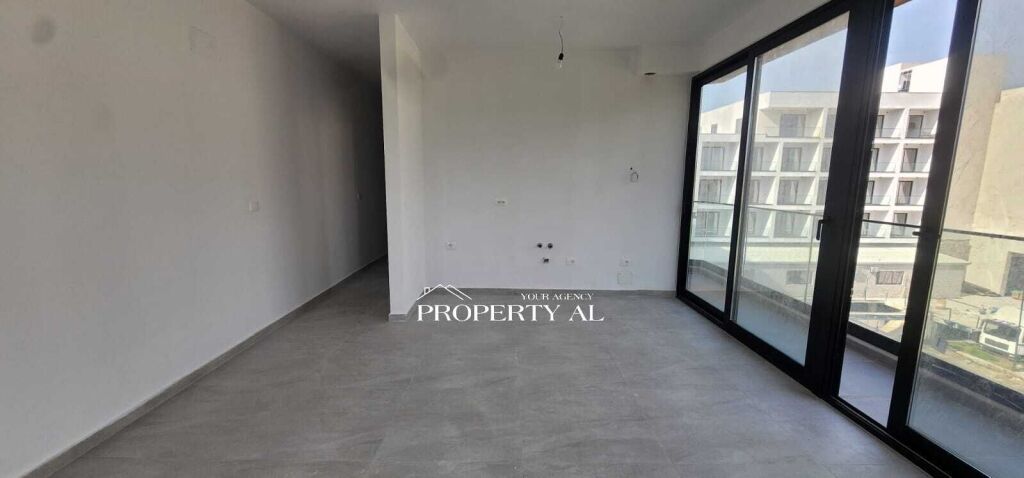 Modern Apartment for Sale – Regina Palm Resort, Radhimë