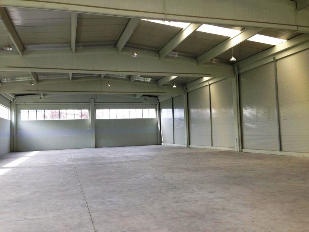 Warehouse, store, industrial object for rent, Kamez