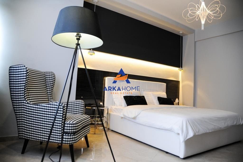 JEPET APARTAMENT ME QERA 2+1+2BALLKONE " BLLOK " 950 EURO