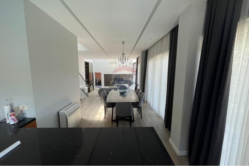 Villa - In Vendita - Kodra e Diellit 2, Tirana(ID: 530221059-300)