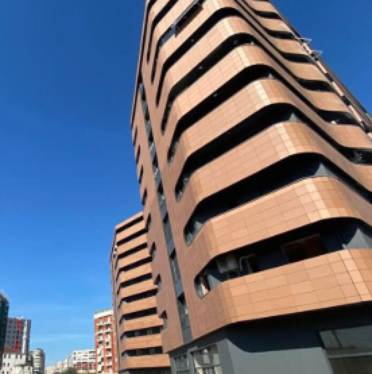 🏢 Zyrë me Qira – Oazis Residence | Unaza e Re